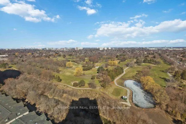 228  Bonis  Avenue, Toronto E05, ON M1T 3W4