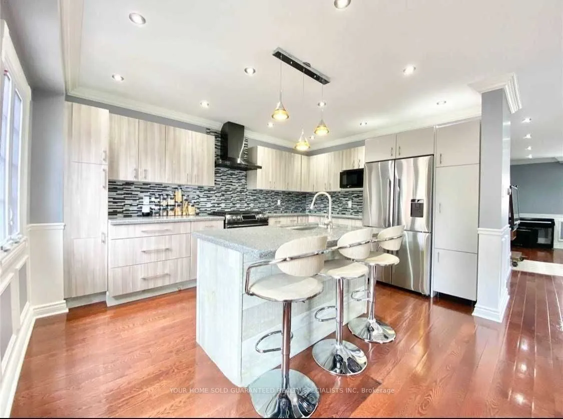 Detached Home For Lease | E12971798