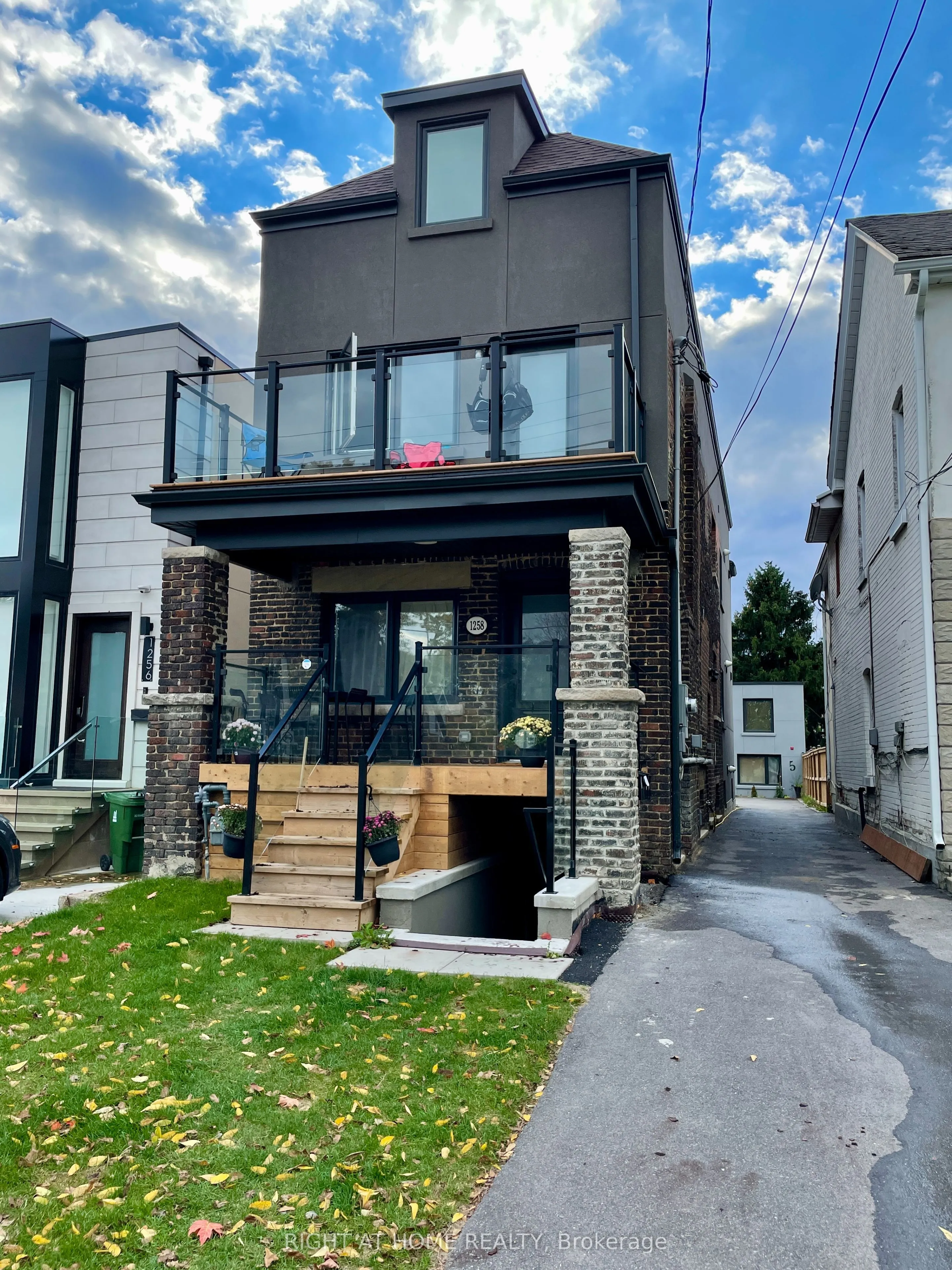 Multiplex For Lease | E12973276