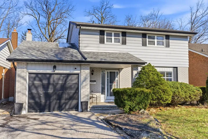 565  Charrington  Avenue, Oshawa, ON L1G 7L7