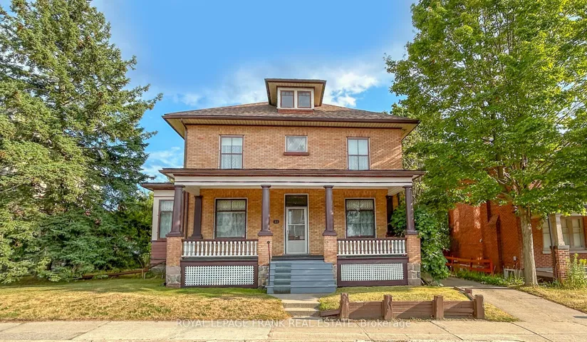 33  Fairbanks  Street, Oshawa, ON L1H 2L7