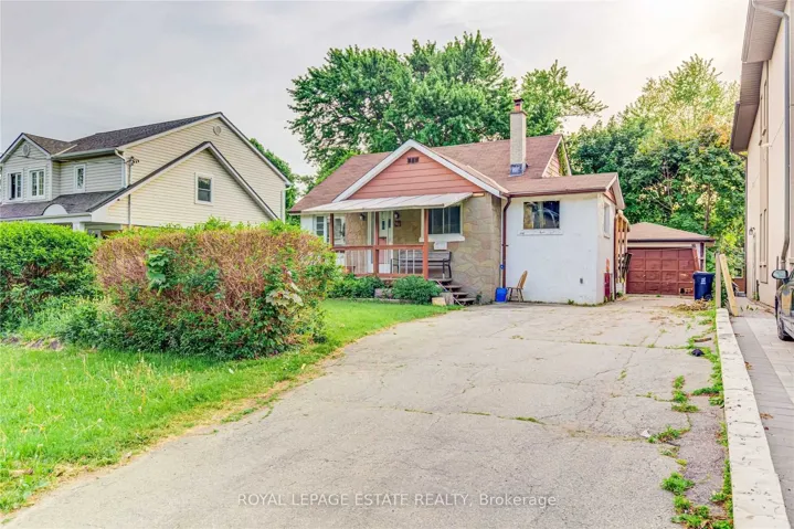 100  Eastville  Avenue, Toronto E08, ON M1M 2N9