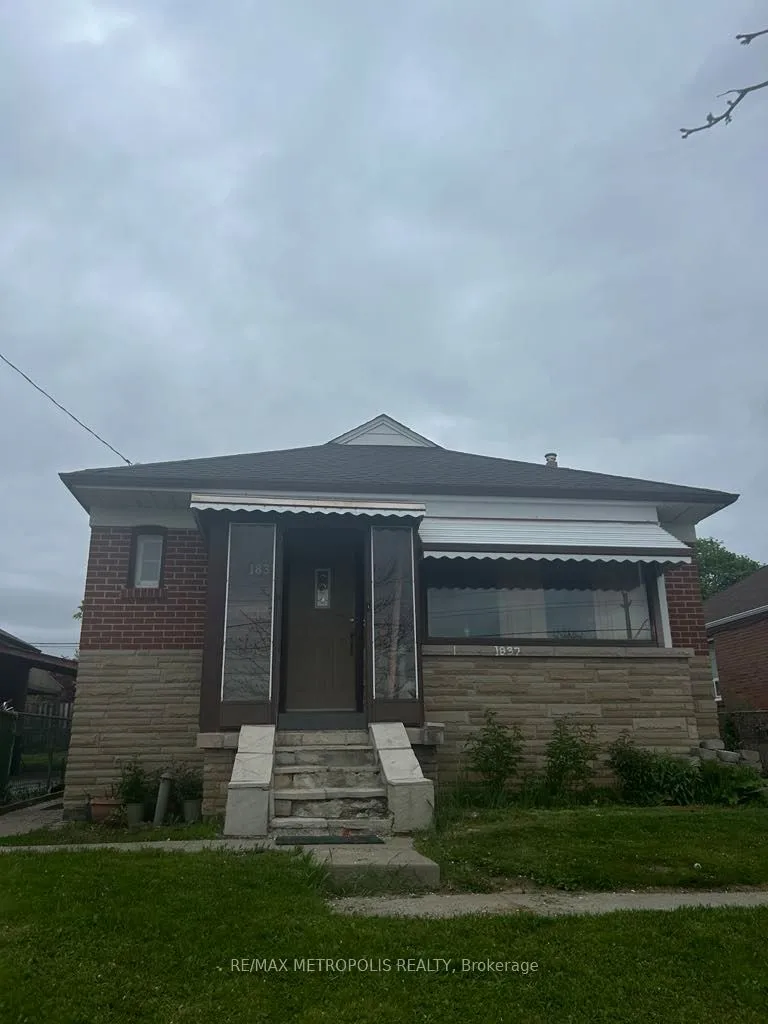 Detached Home For Lease | E12991584