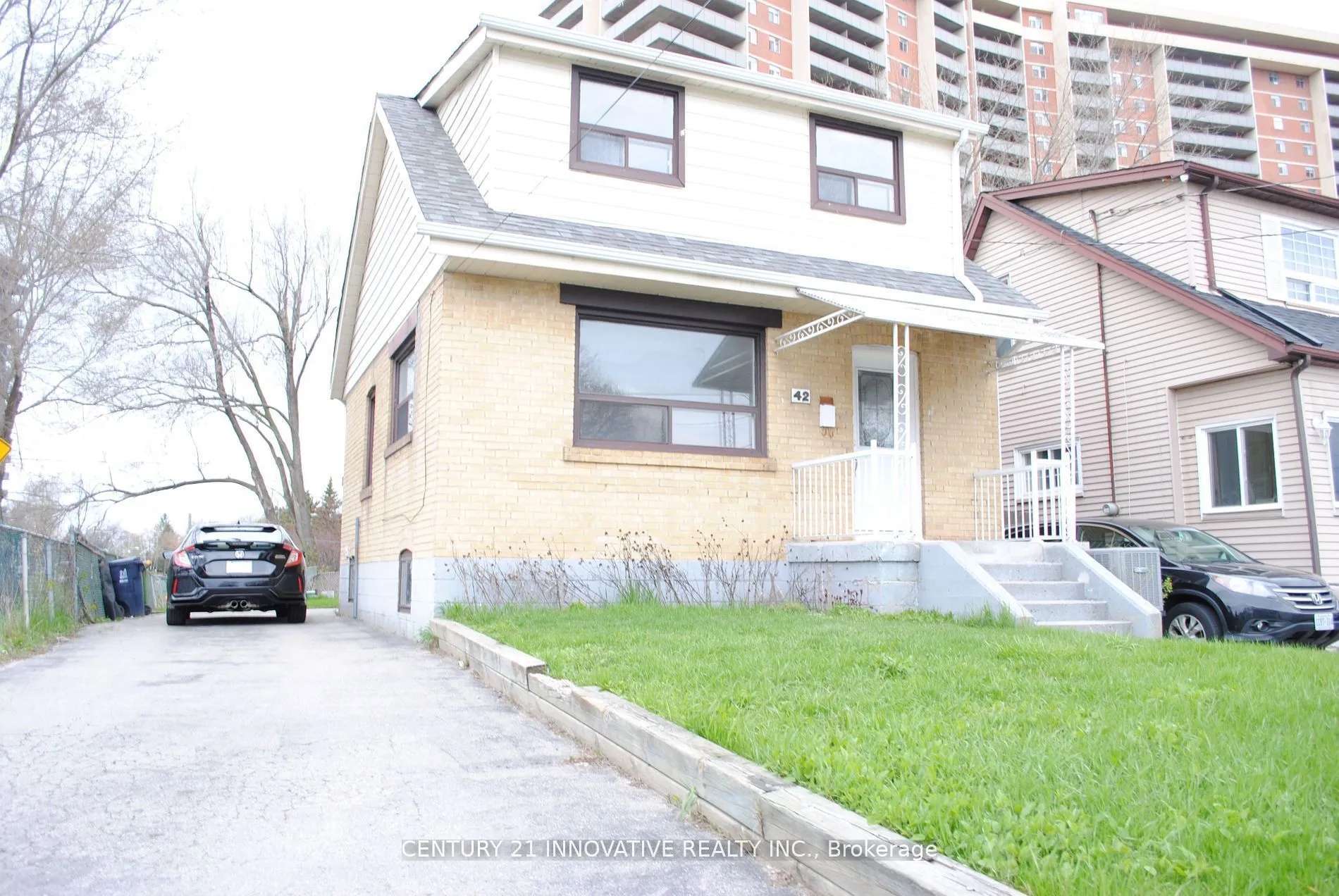 Detached Home For Lease | E12994012