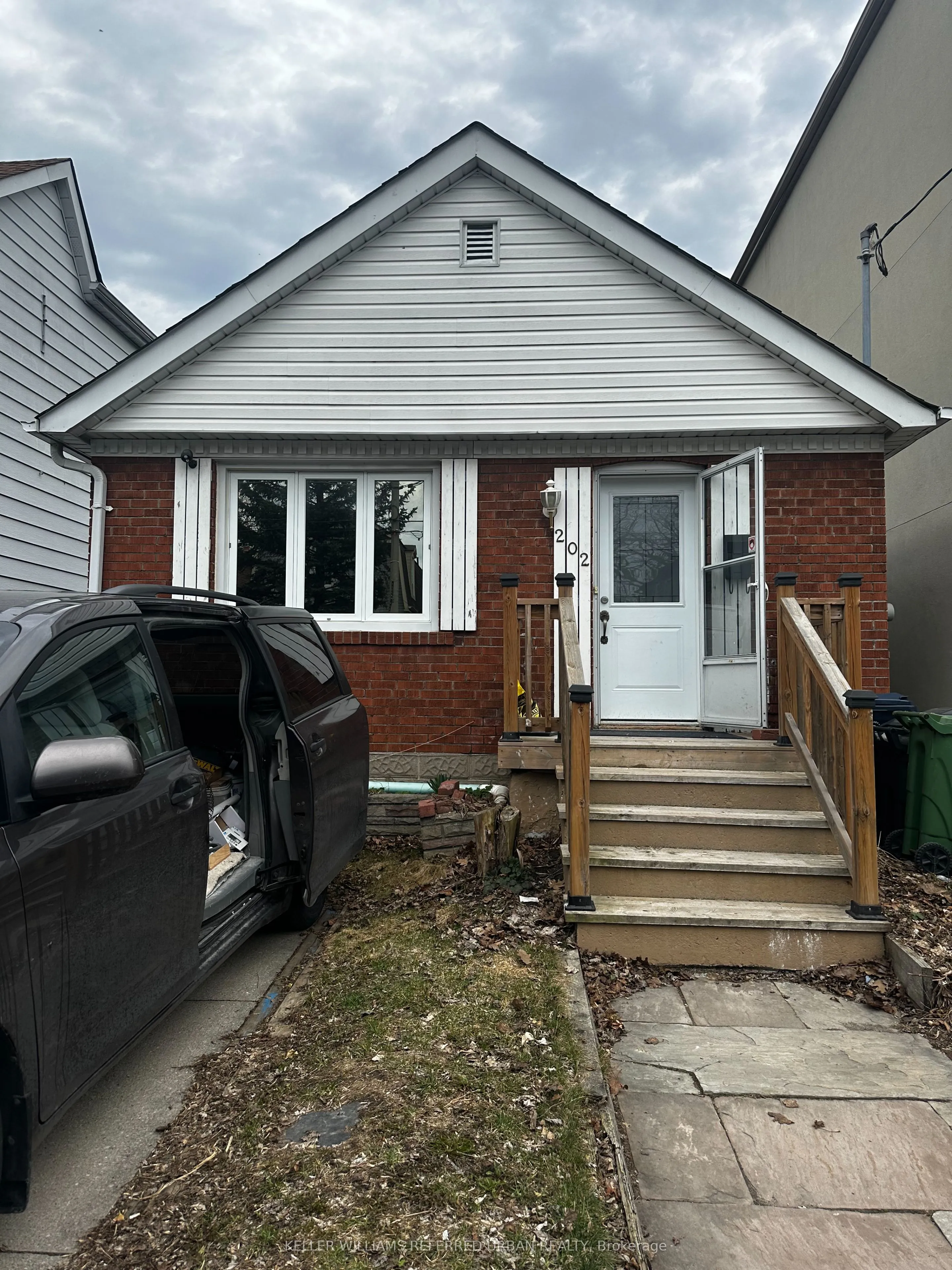 Detached Home For Lease | E13000568