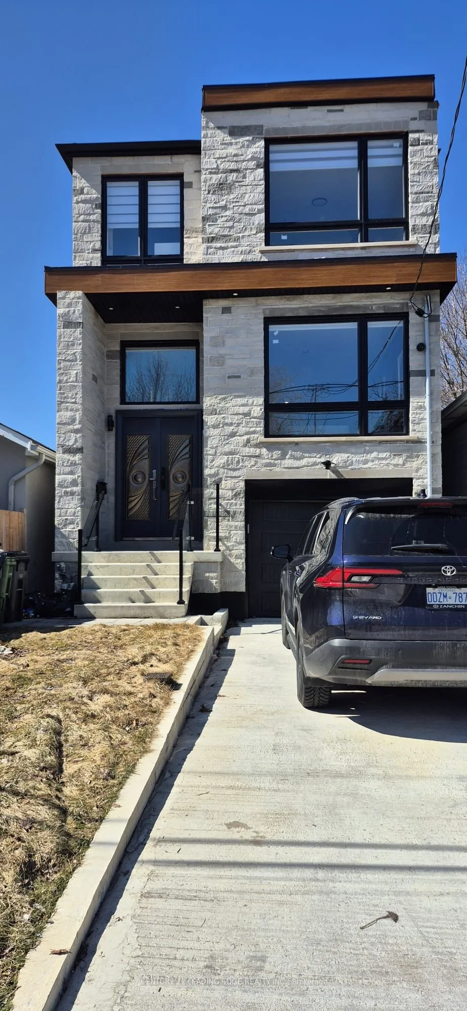 Detached Home For Lease | E13020154