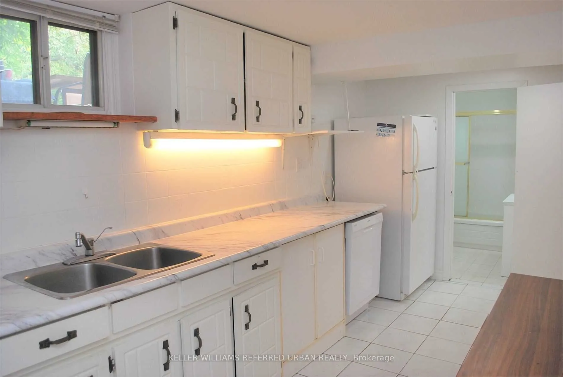 Detached Home For Lease | E13020474
