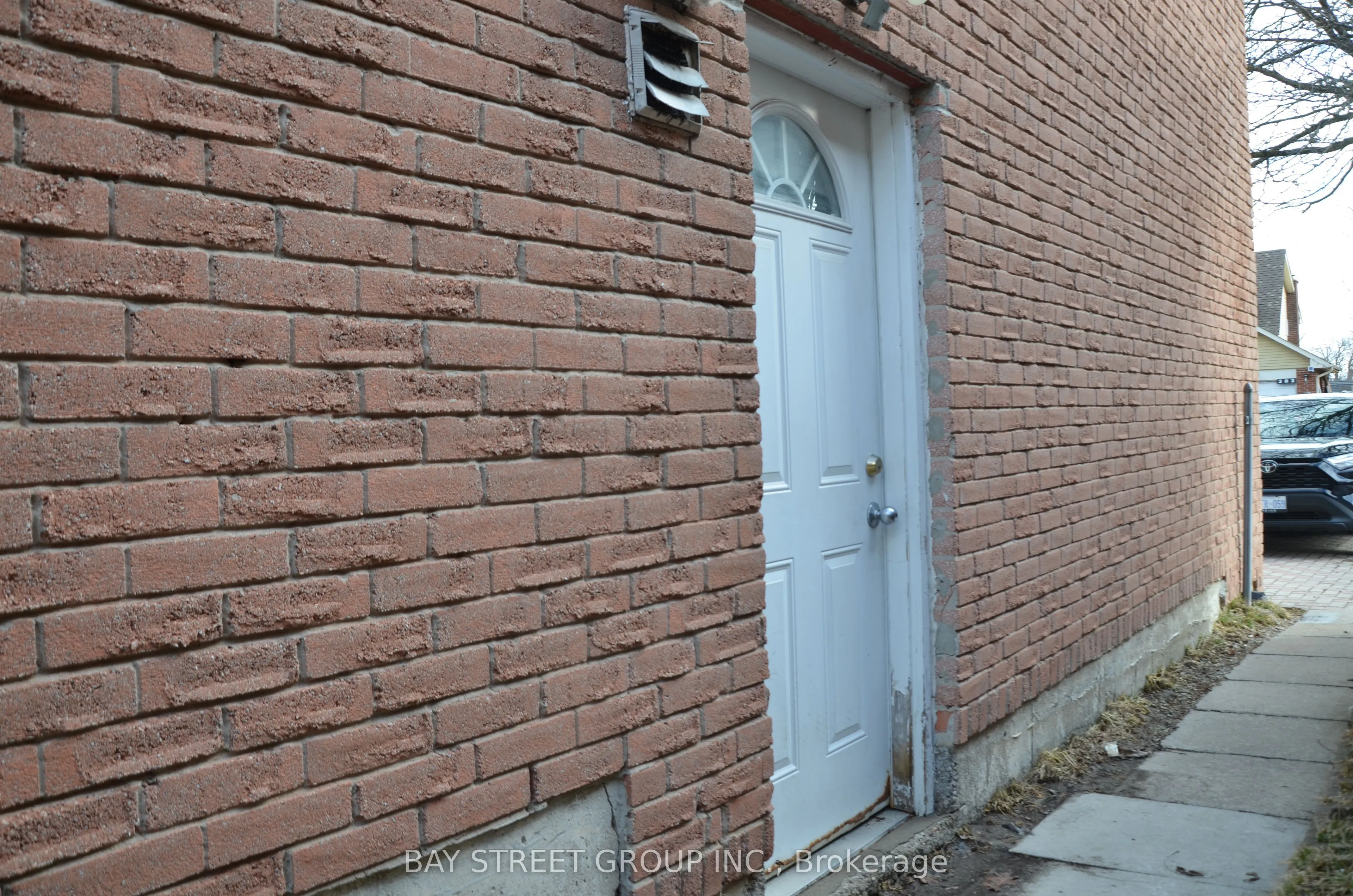 Detached Home For Lease | E13021446