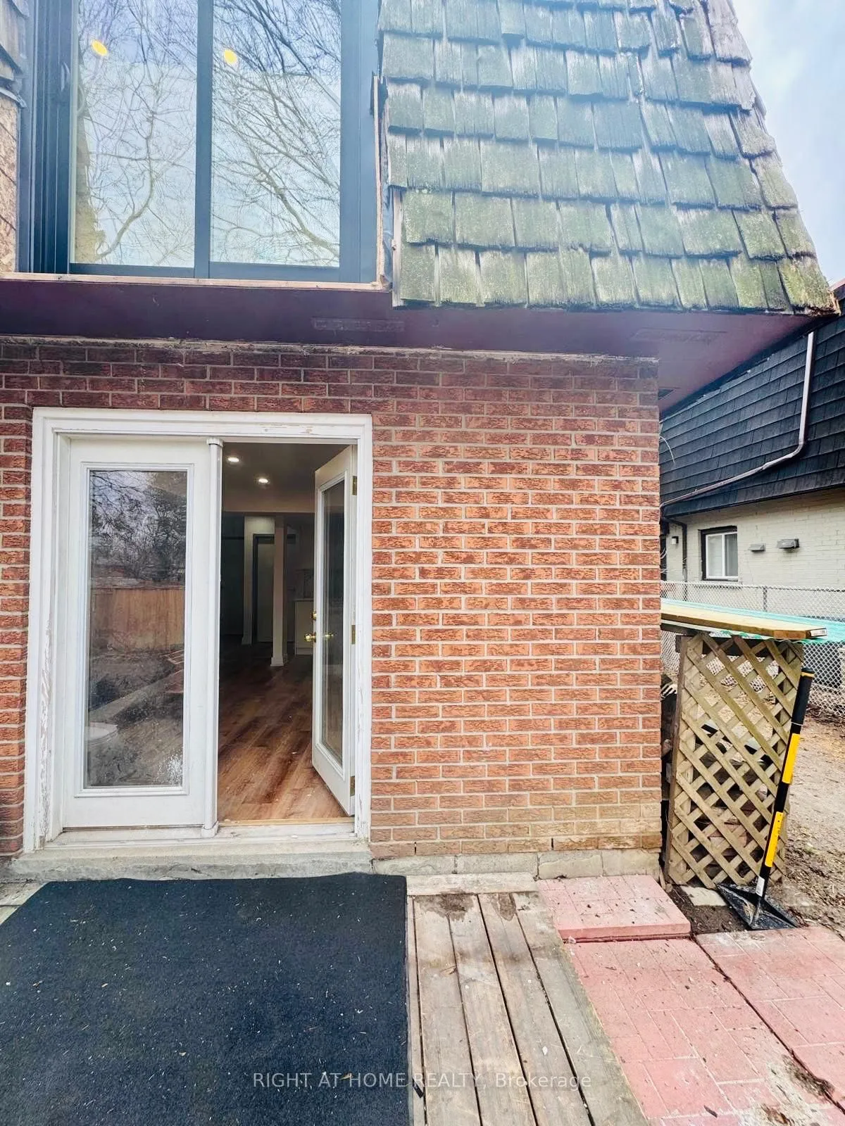 Detached Home For Lease | E13028062