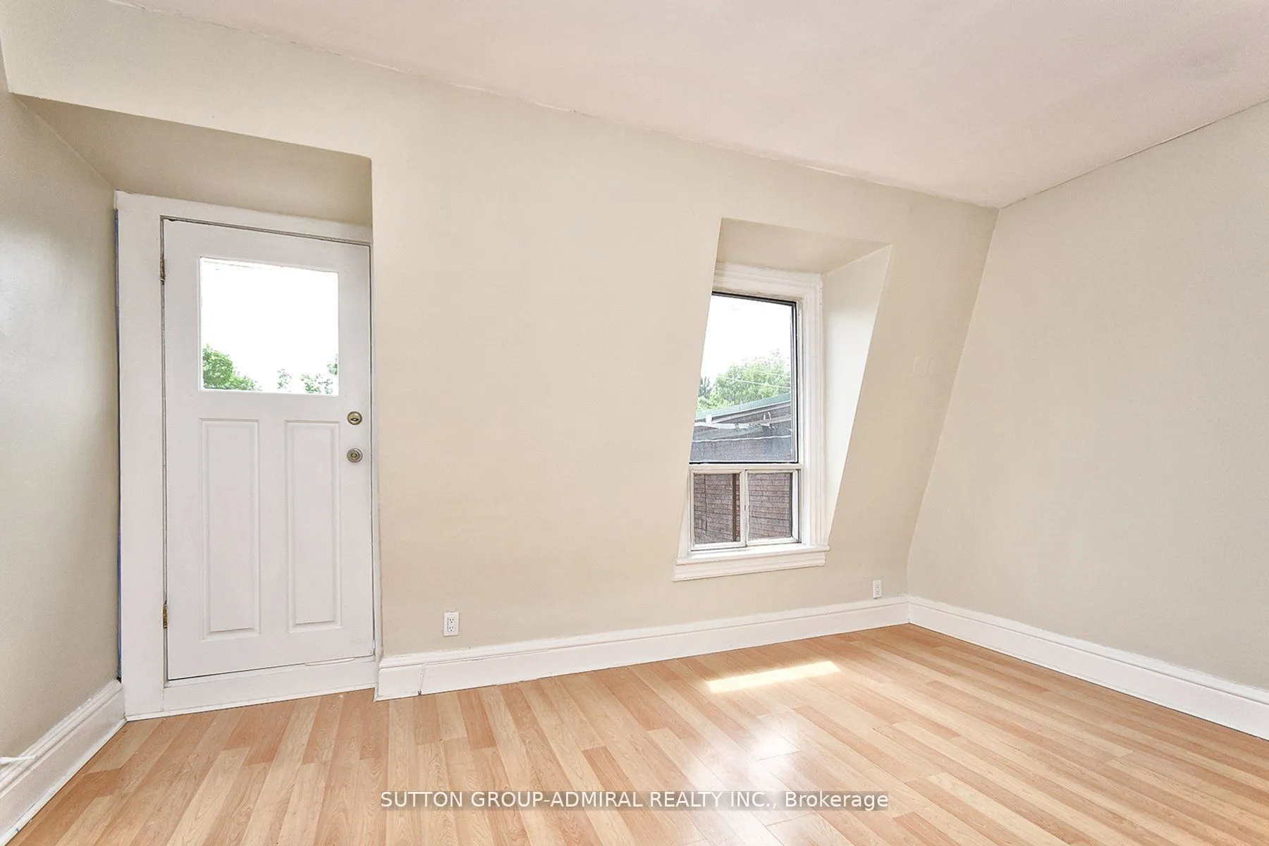 Cottage For Lease | E13042884