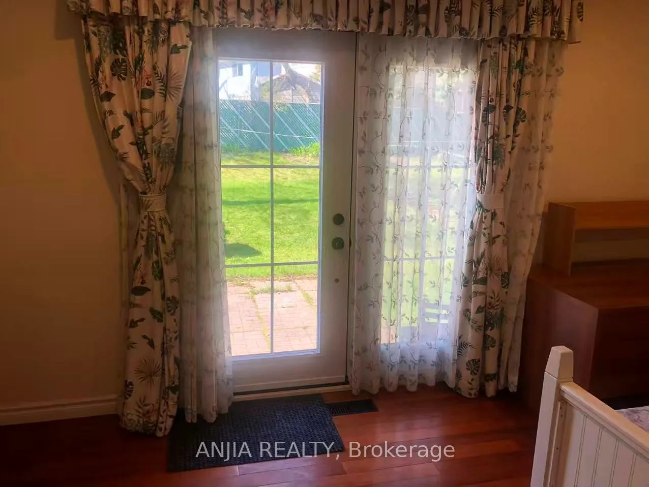 Detached Home For Lease | E13045594