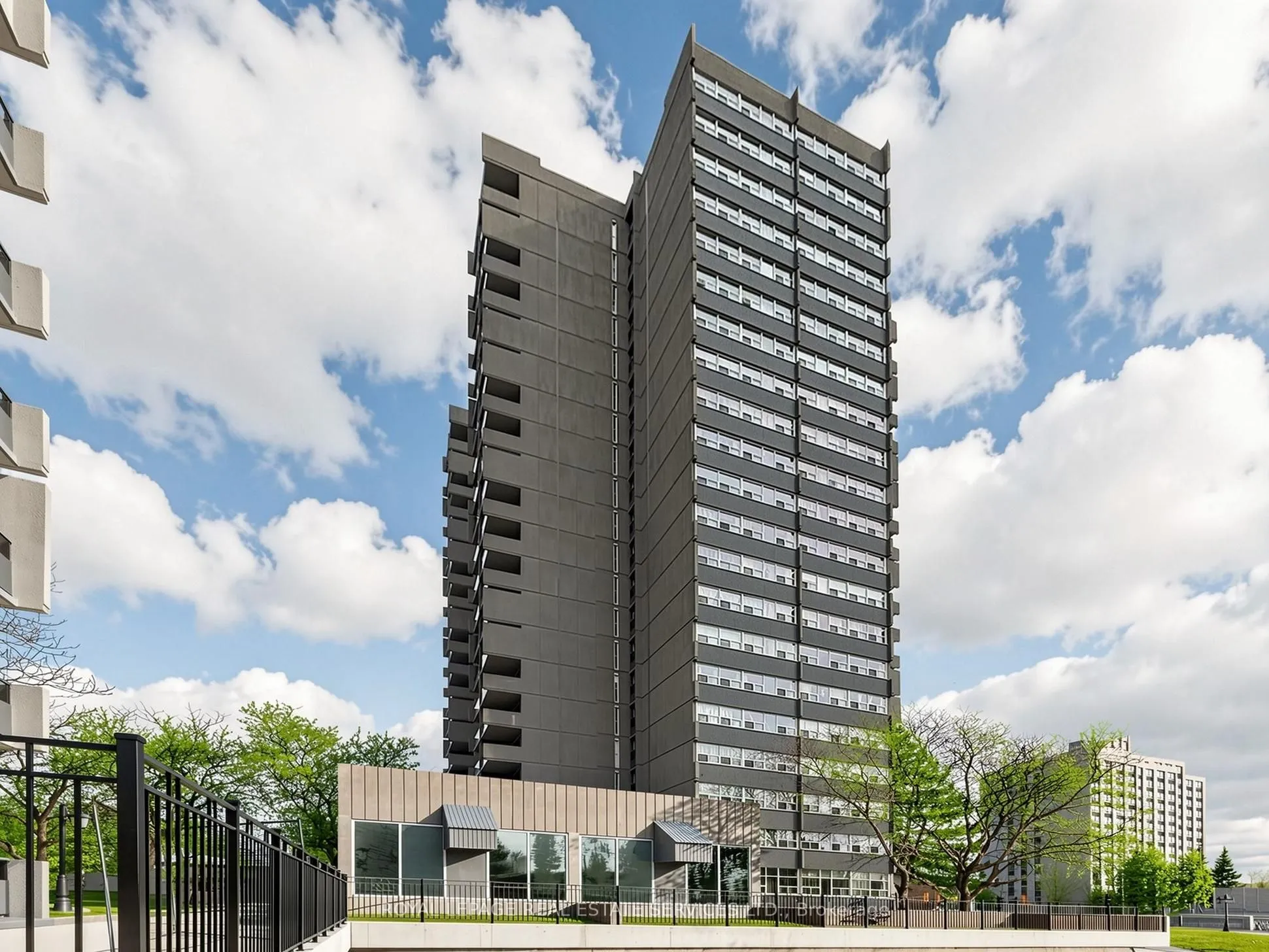 Property For Lease | E13053272