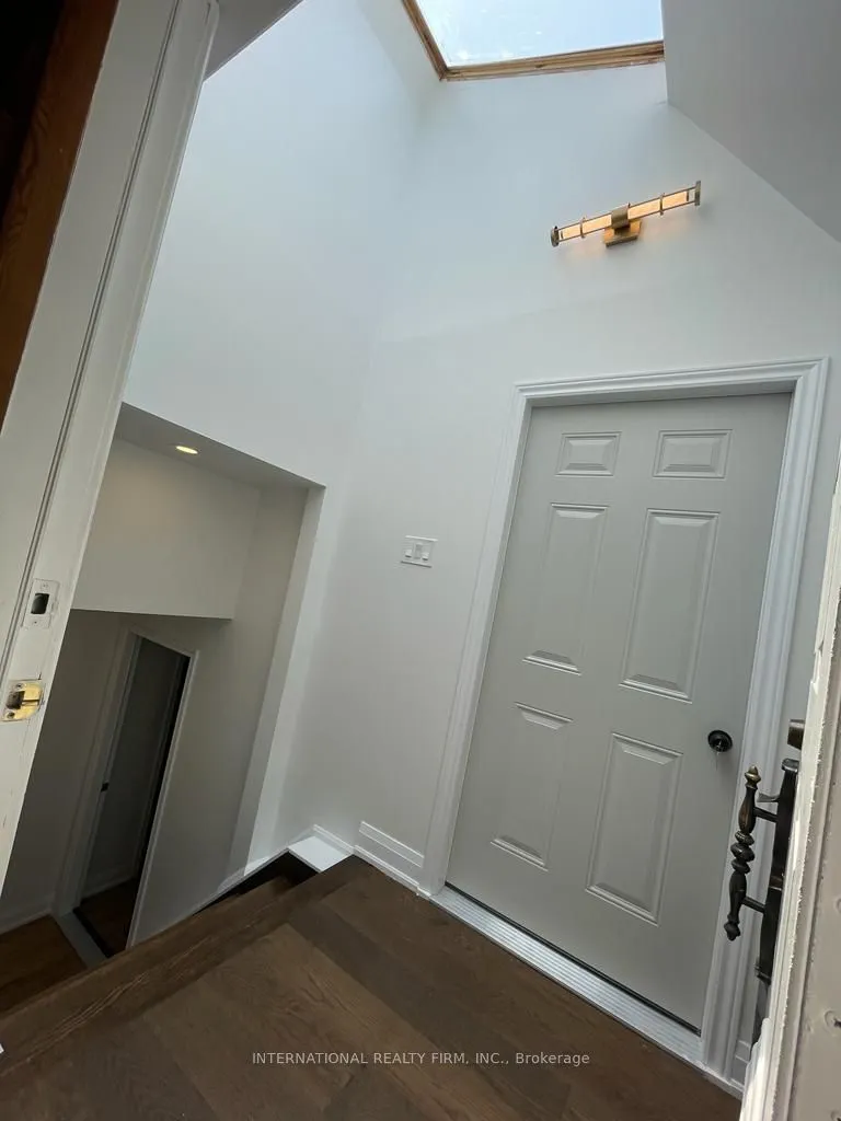 Detached Home For Lease | E13057908