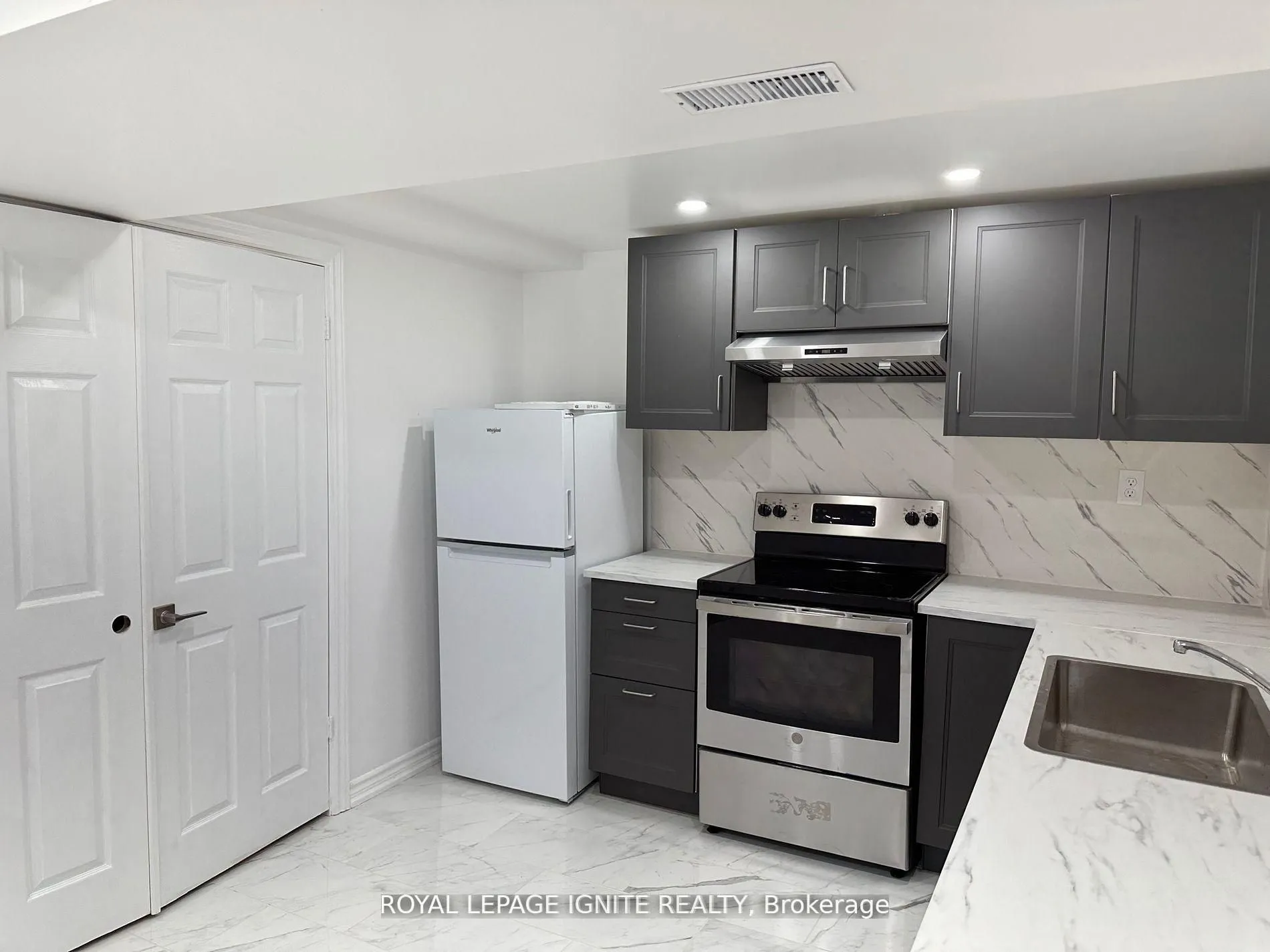 Detached Home For Lease | E13073796