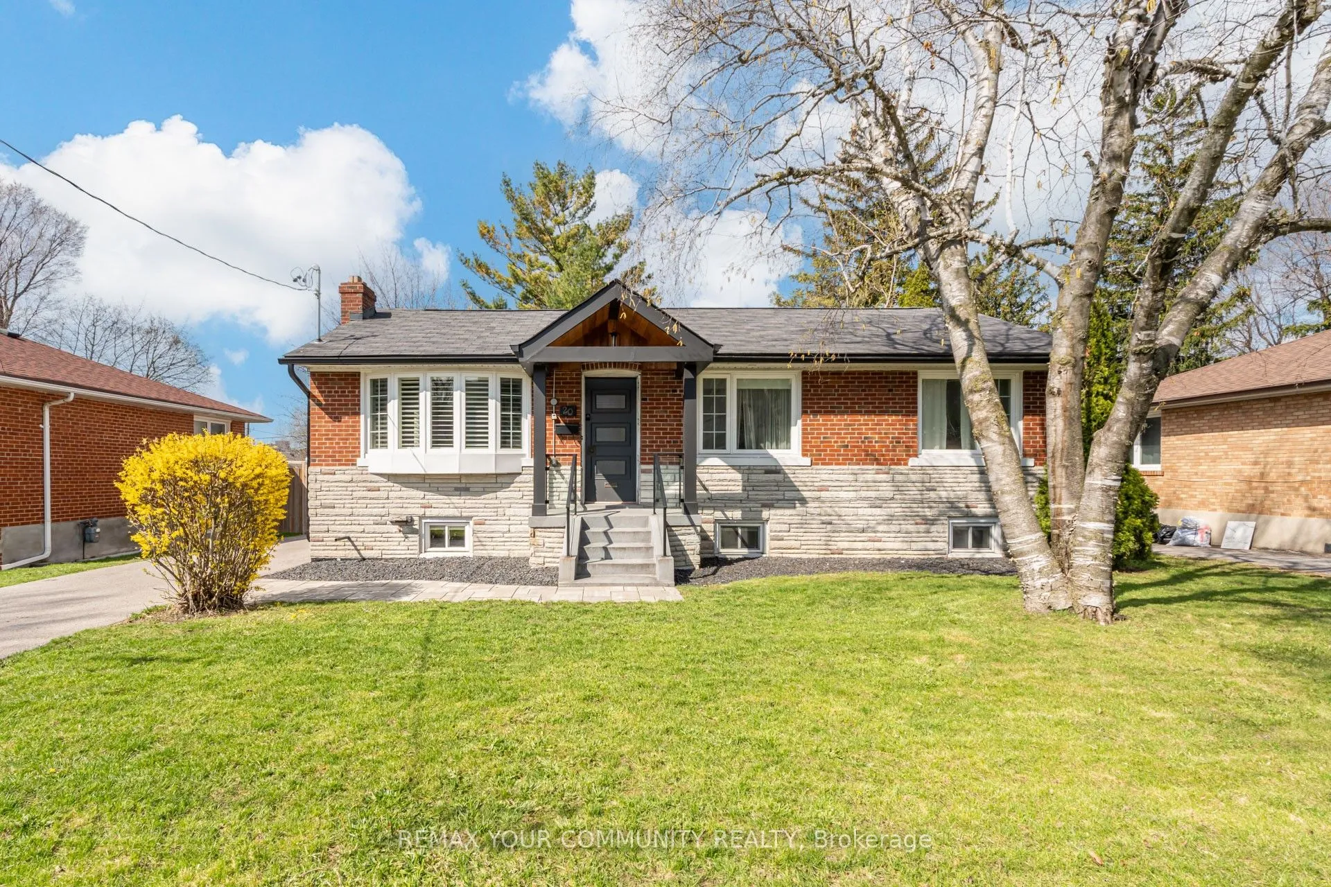 Detached Home For Lease | E13084848
