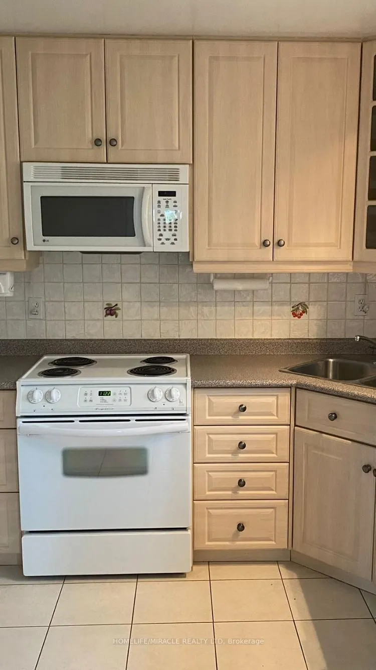 Detached Home For Lease | E13099616