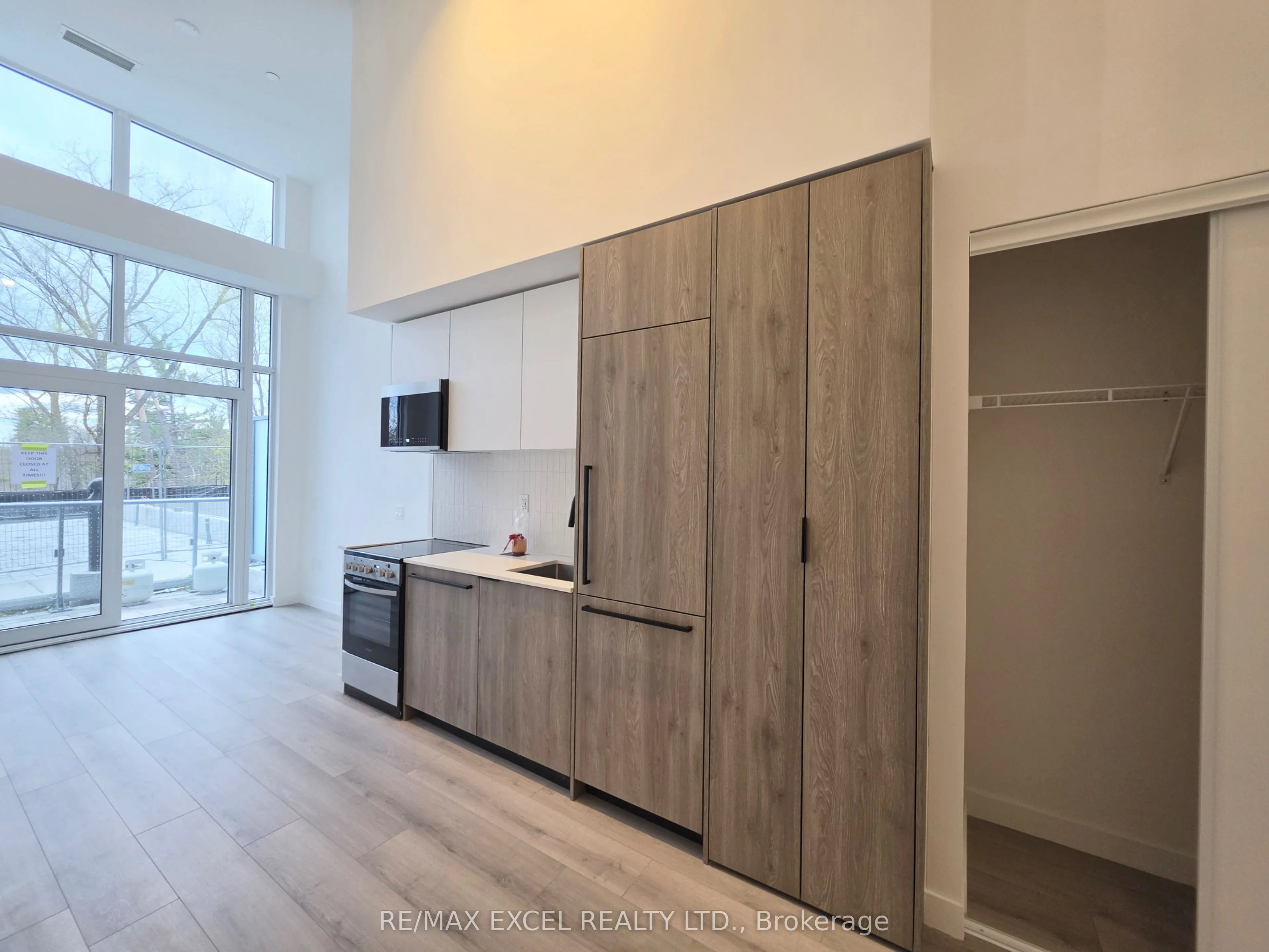 Property For Lease | E13120020