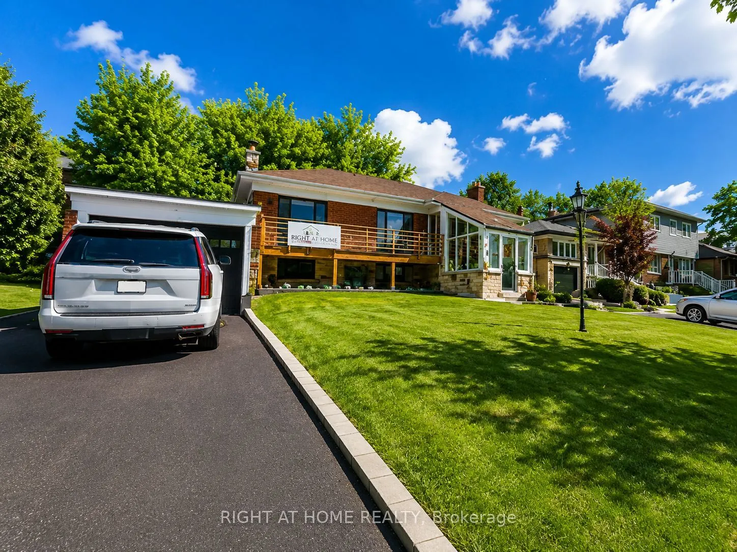 Detached Home For Lease | E13129316