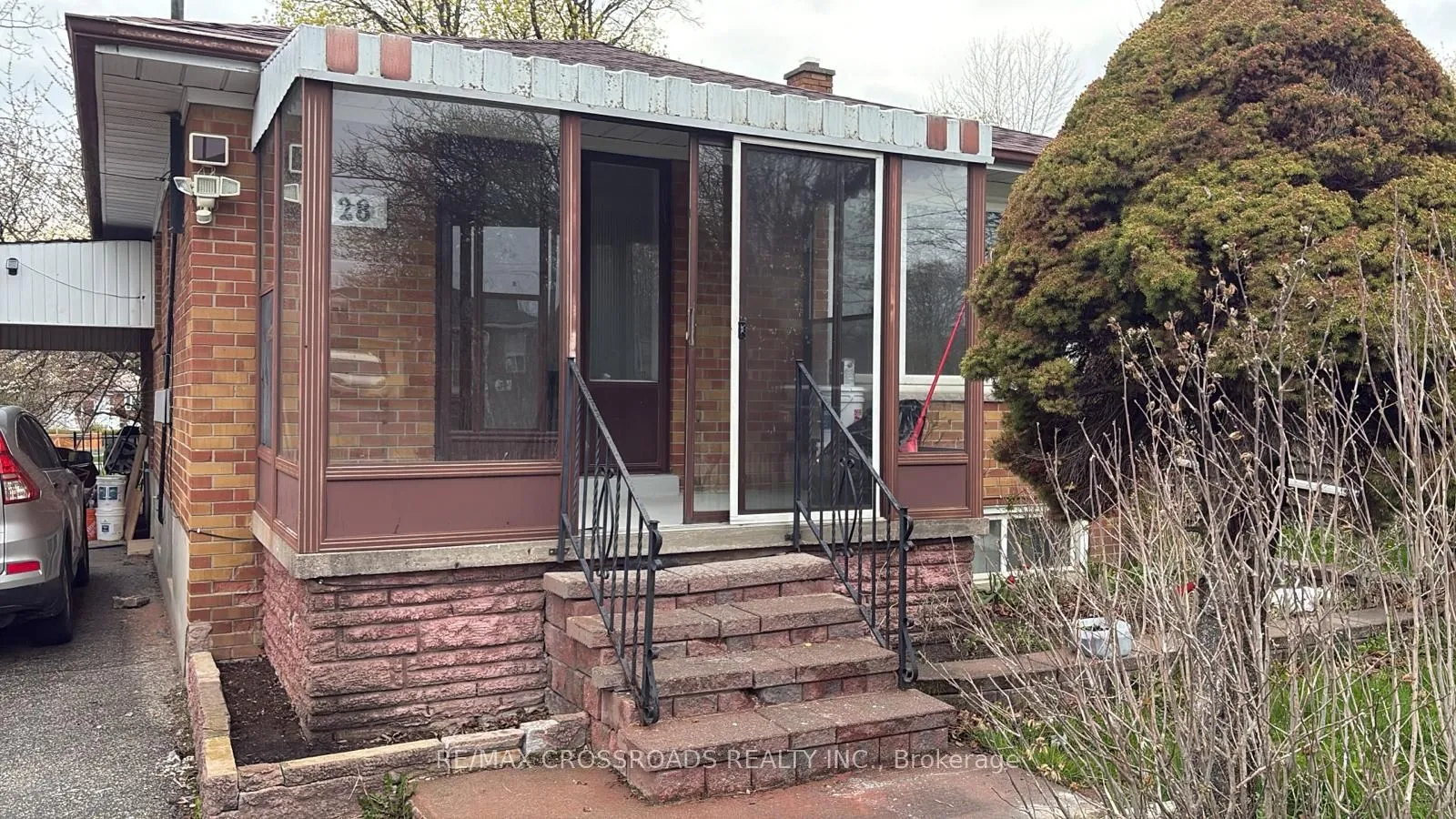 Detached Home For Lease | E13132566