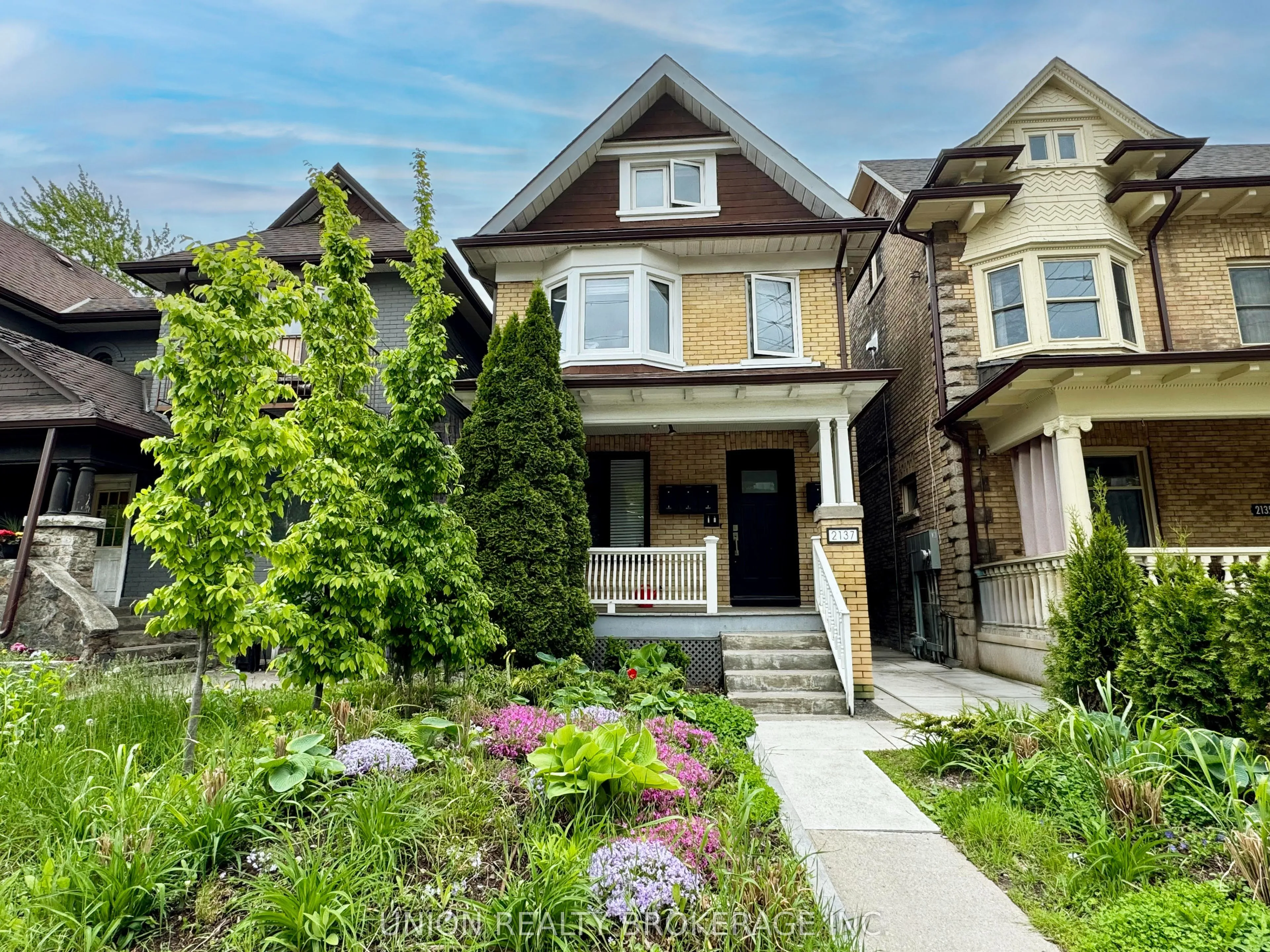 Detached Home For Lease | E13135662