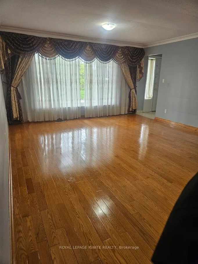 Detached Home For Lease | E13139166