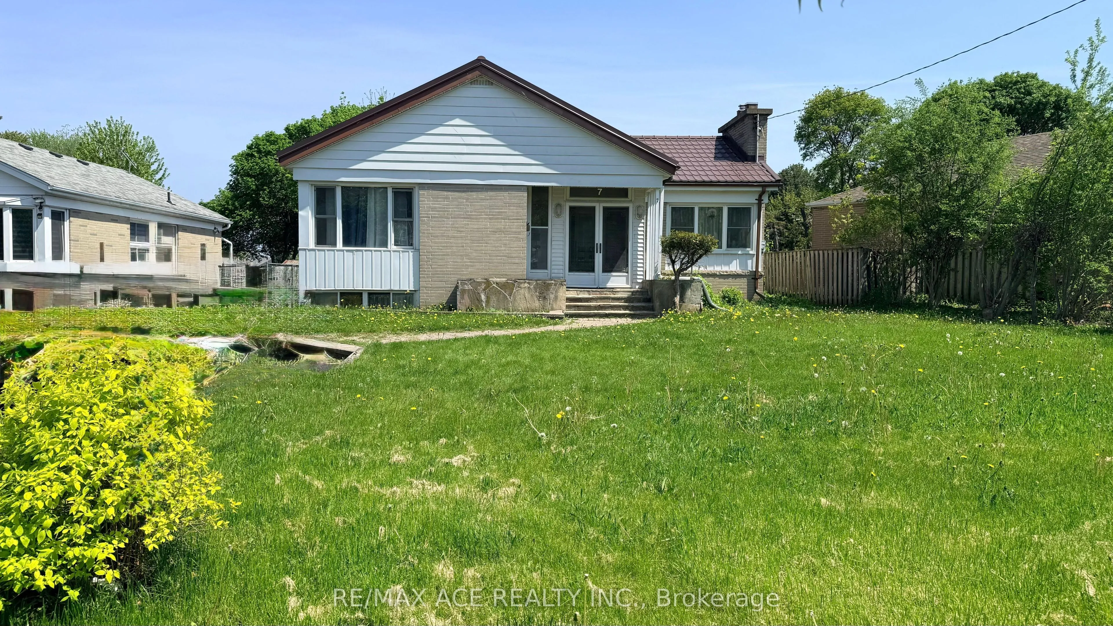 Detached Home For Lease | E13146754
