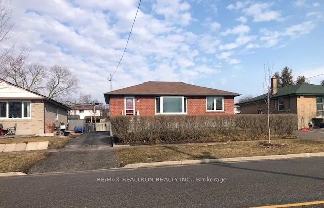 Detached Home For Lease | E13149266