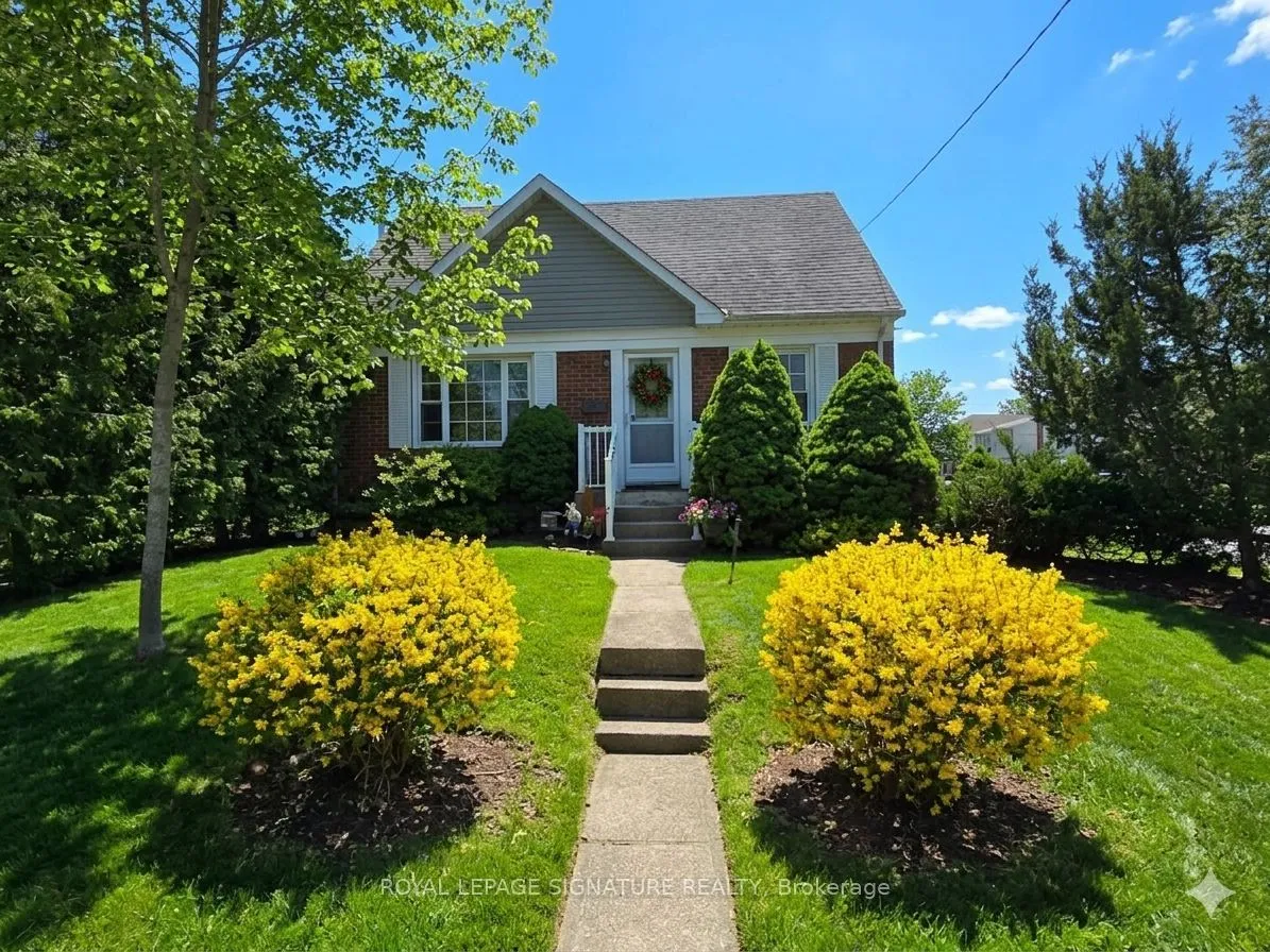 Detached Home For Lease | E13169372