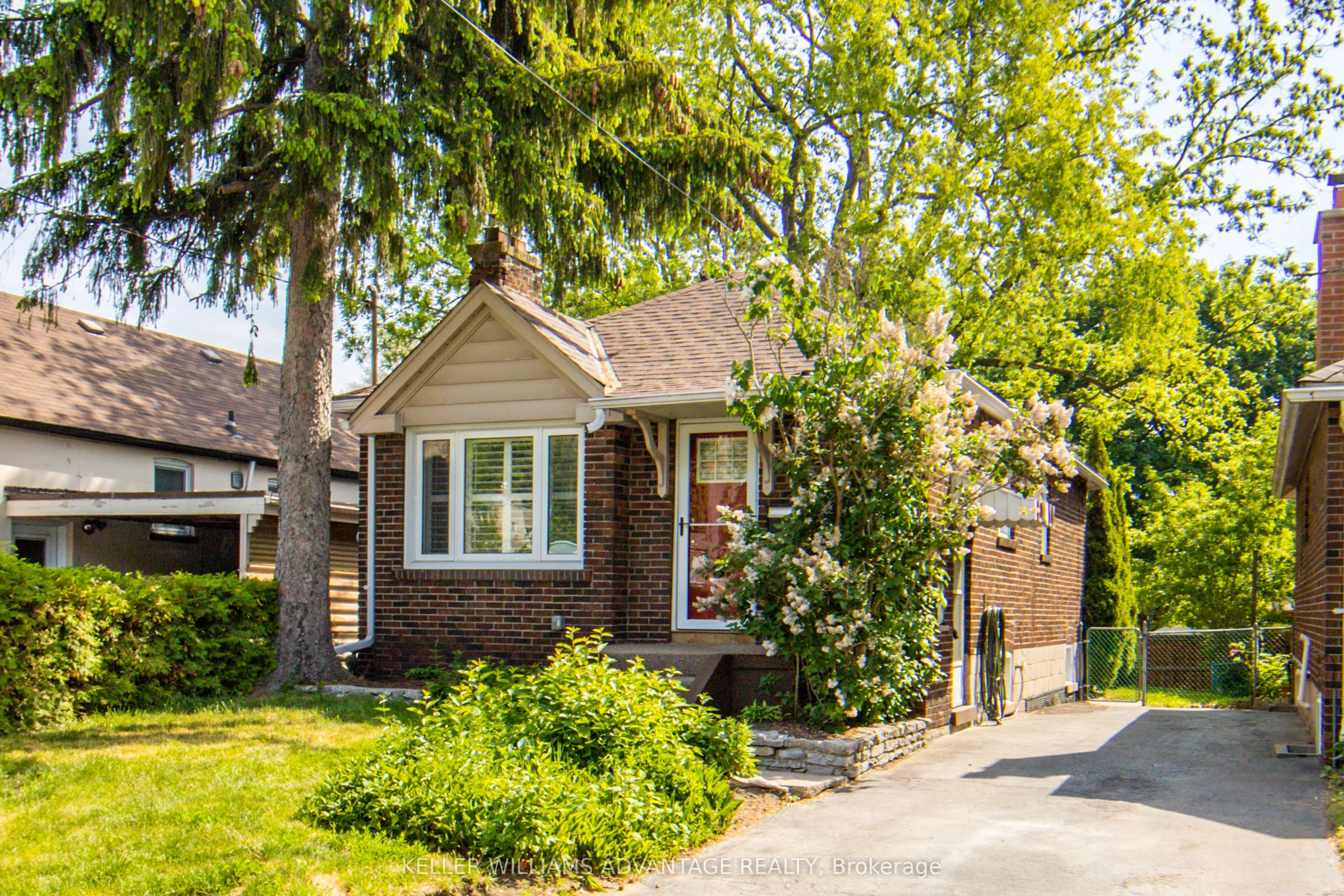 Detached Home For Lease | E13182724