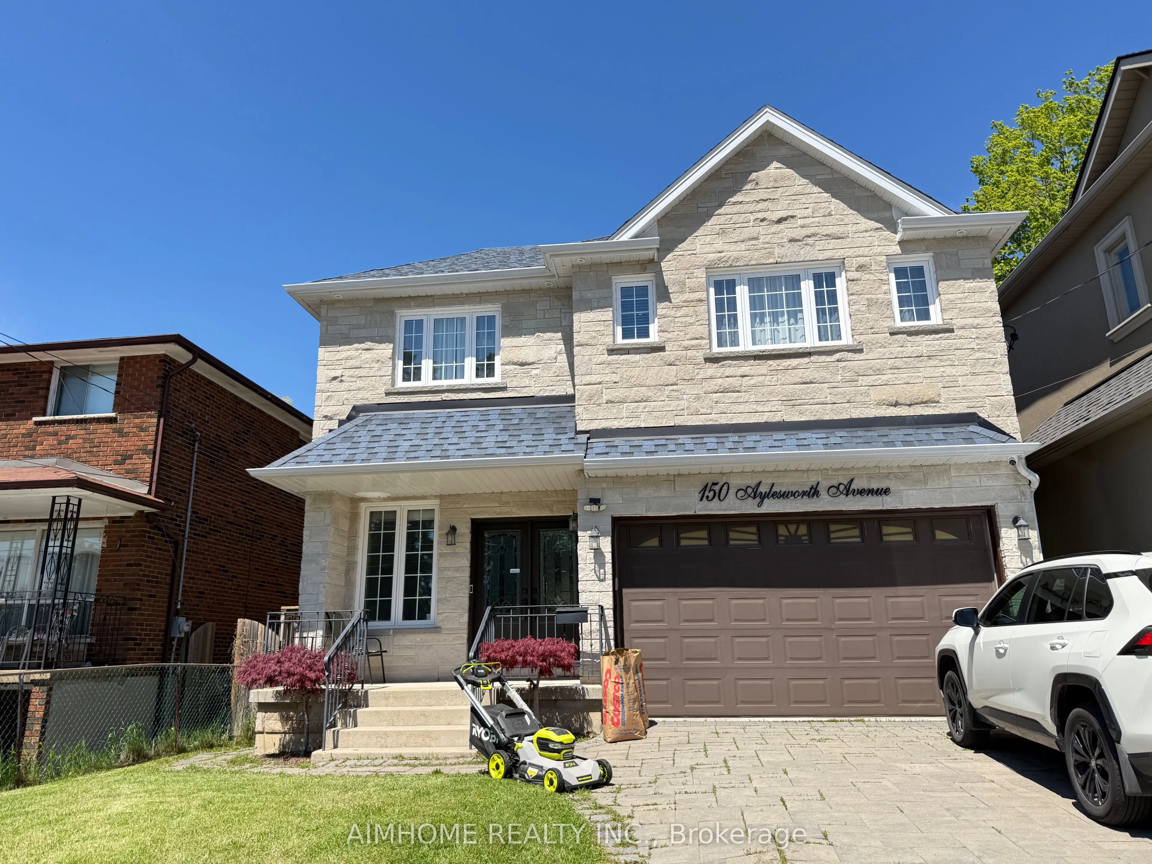 Detached Home For Lease | E13205902
