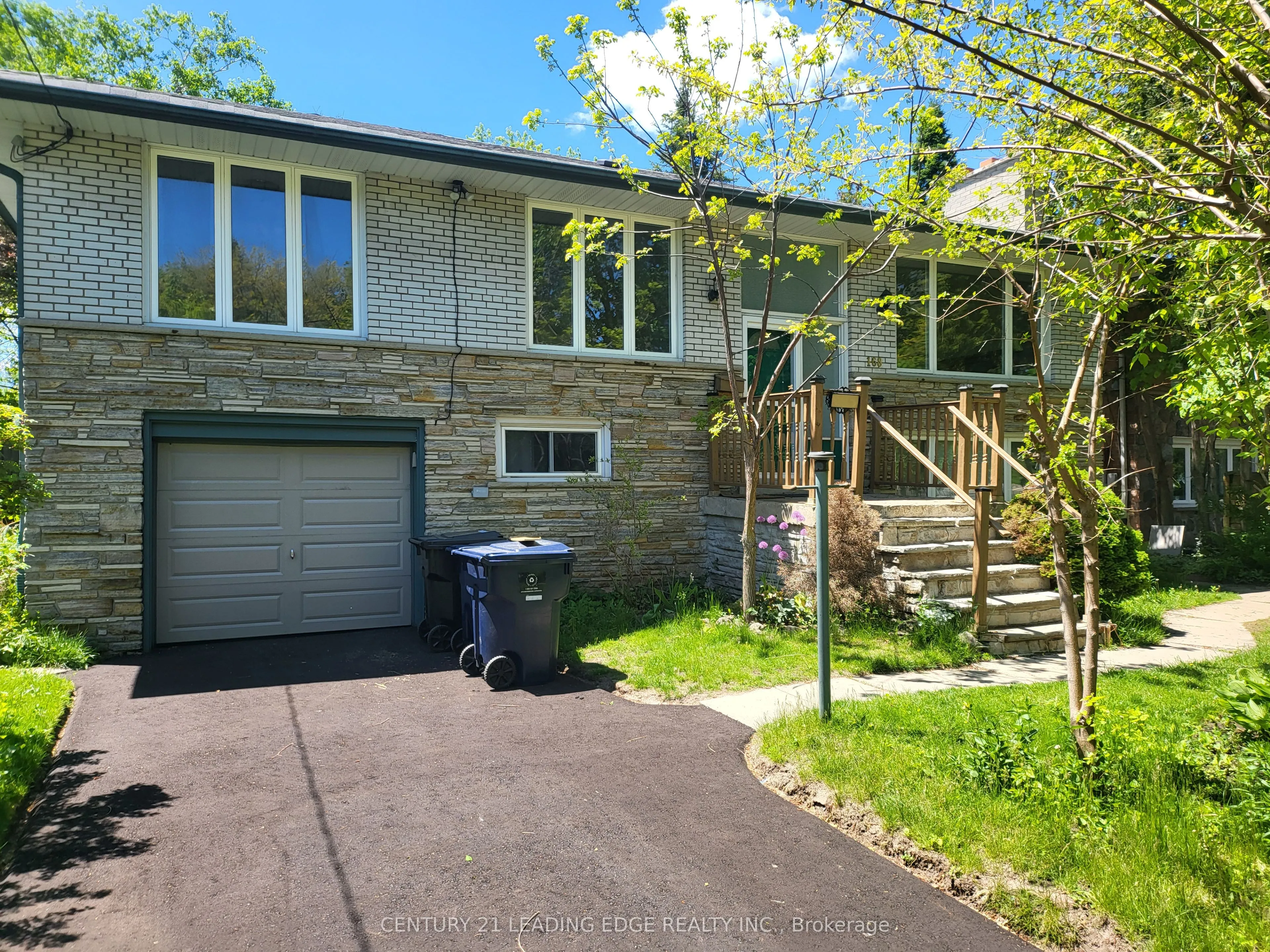 Detached Home For Lease | E13210594