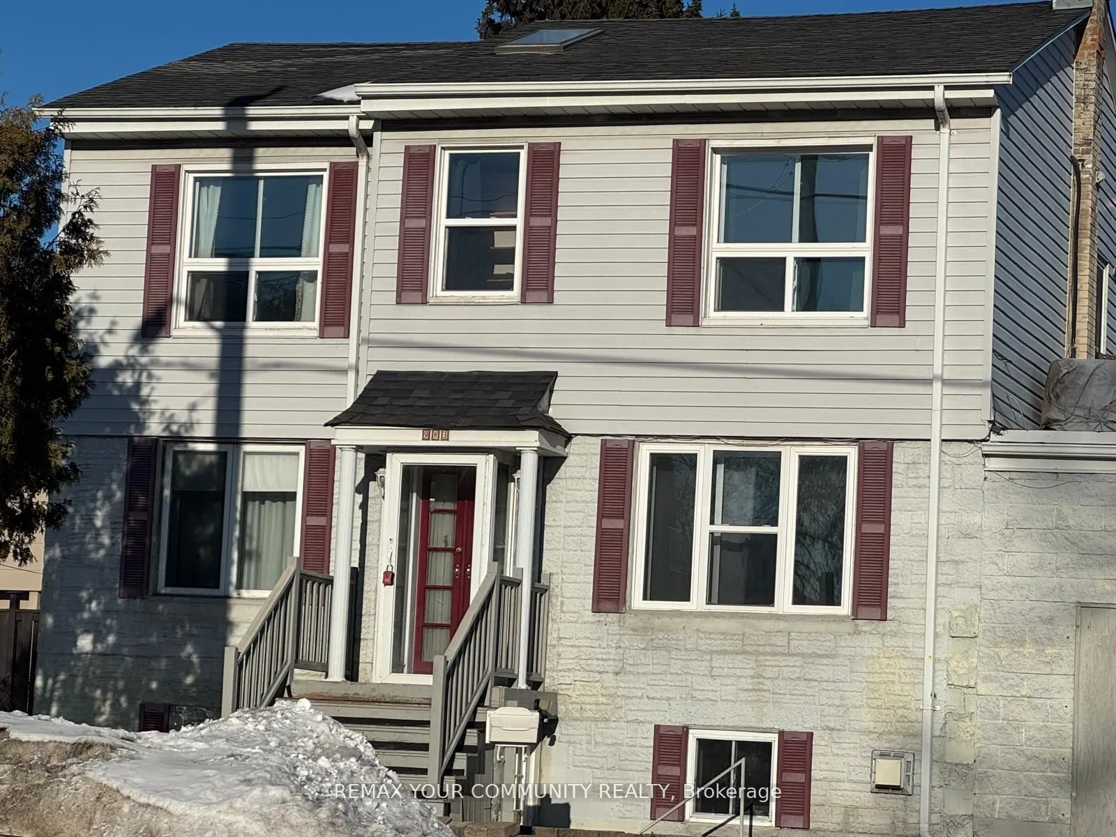 Detached Home For Lease | E13226670