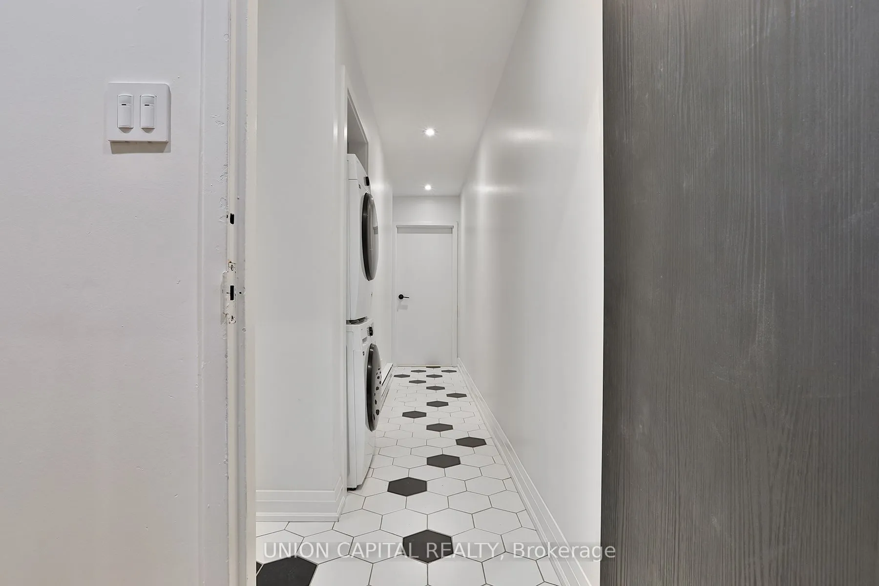 Property For Lease | E13229412