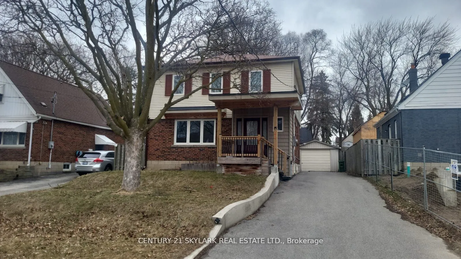 Detached Home For Lease | E13235746