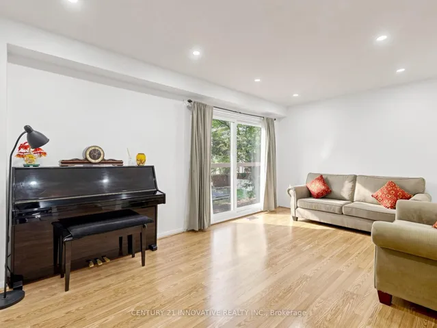 2020 Pharmacy Avenue 28, Toronto E05, ON M1T 1H8