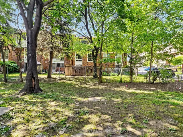 2020 Pharmacy Avenue 28, Toronto E05, ON M1T 1H8