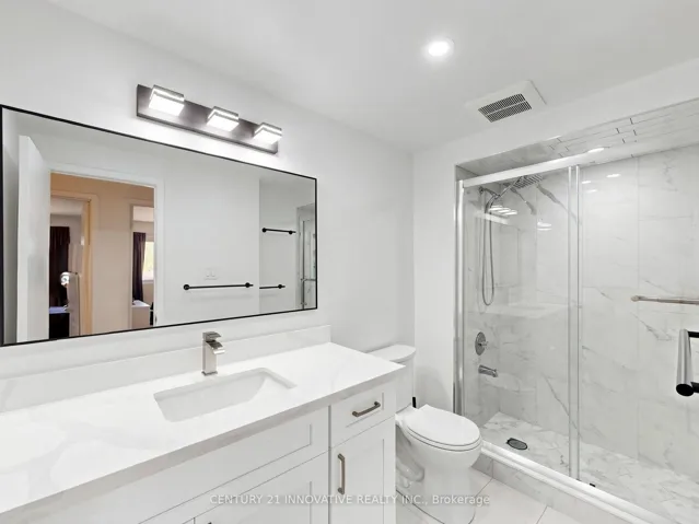 2020 Pharmacy Avenue 28, Toronto E05, ON M1T 1H8