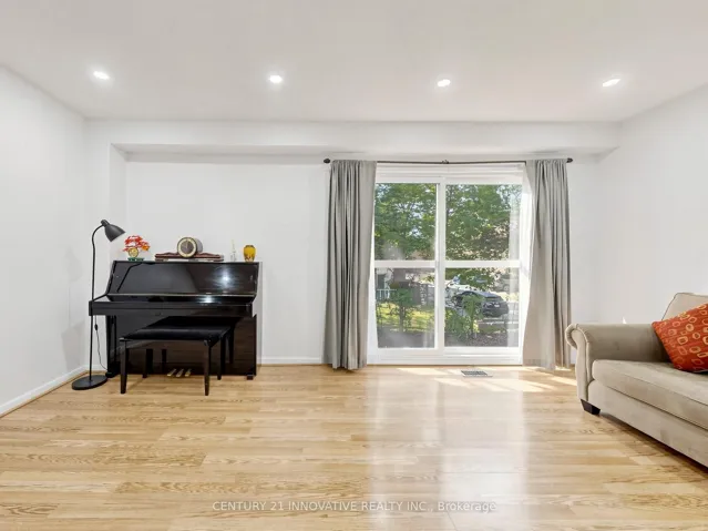 2020 Pharmacy Avenue 28, Toronto E05, ON M1T 1H8