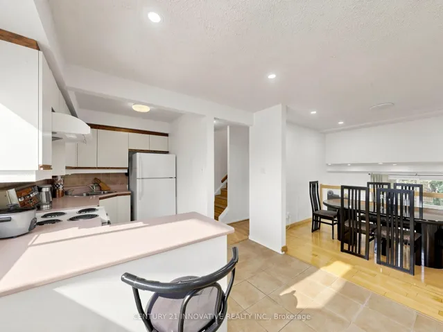 2020 Pharmacy Avenue 28, Toronto E05, ON M1T 1H8
