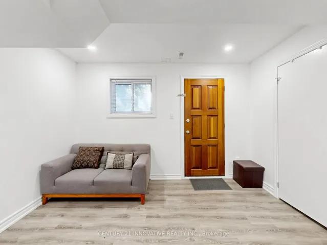 2020 Pharmacy Avenue 28, Toronto E05, ON M1T 1H8