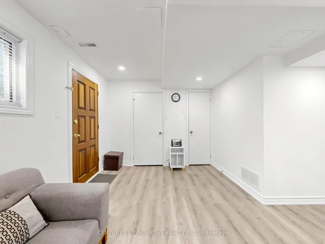 2020 Pharmacy Avenue 28, Toronto E05, ON M1T 1H8