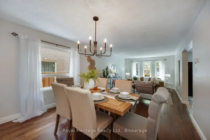 LIVING/DINING