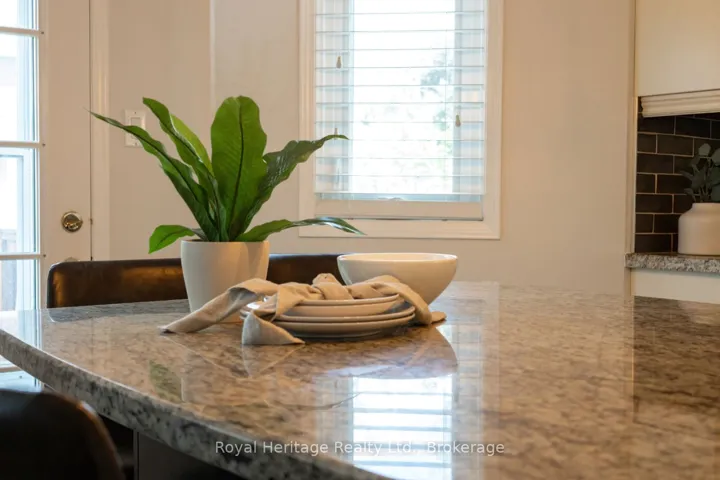 KITCHEN ISLAND
