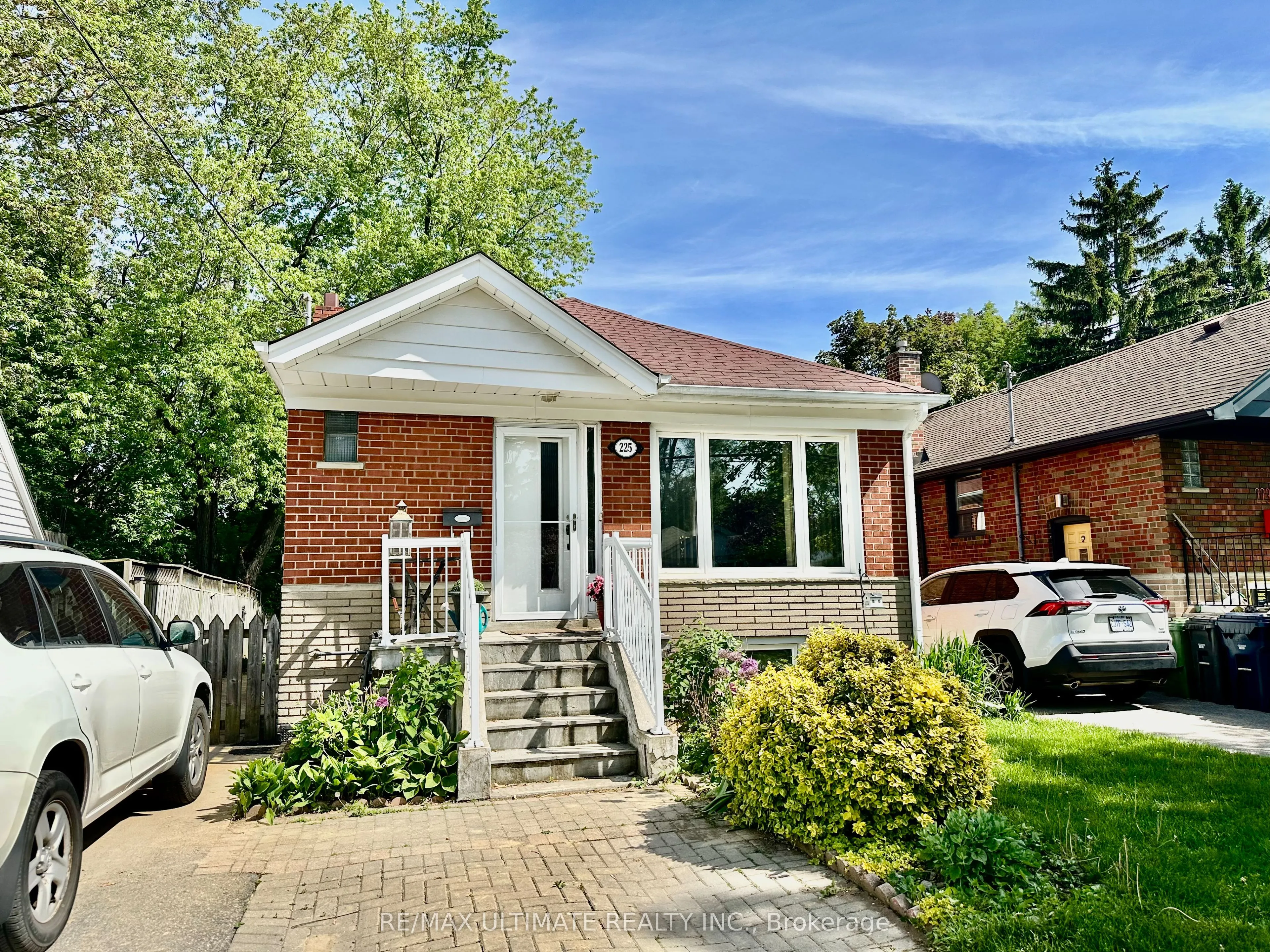 Detached Home For Lease | E13237460