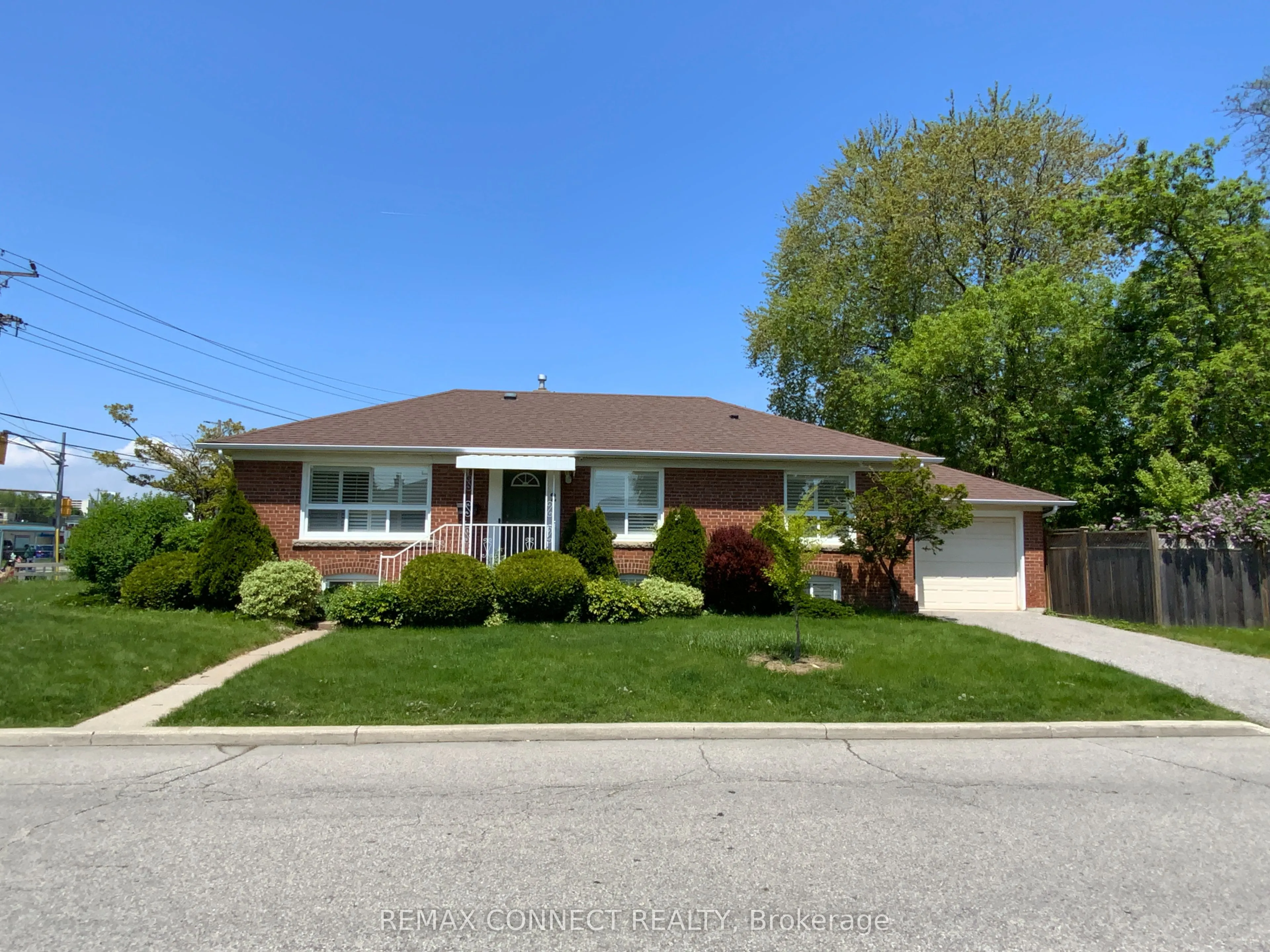 Detached Home For Lease | E13237608