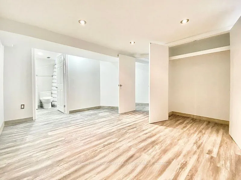 Detached Home For Lease | E13240308