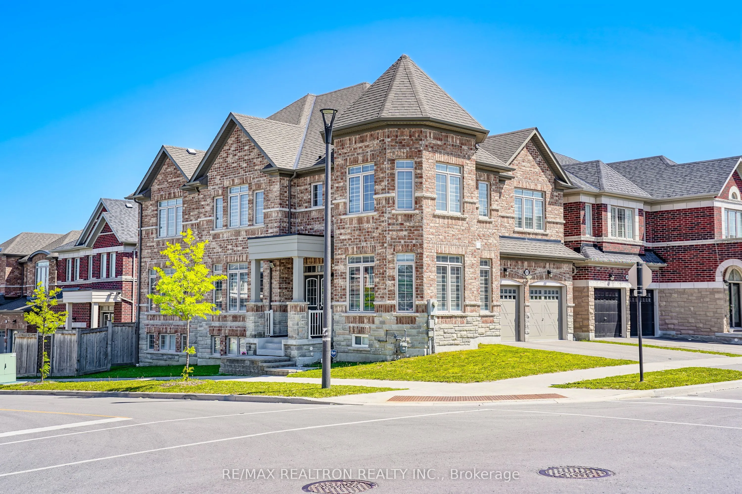 Detached Home For Sale | E13240558