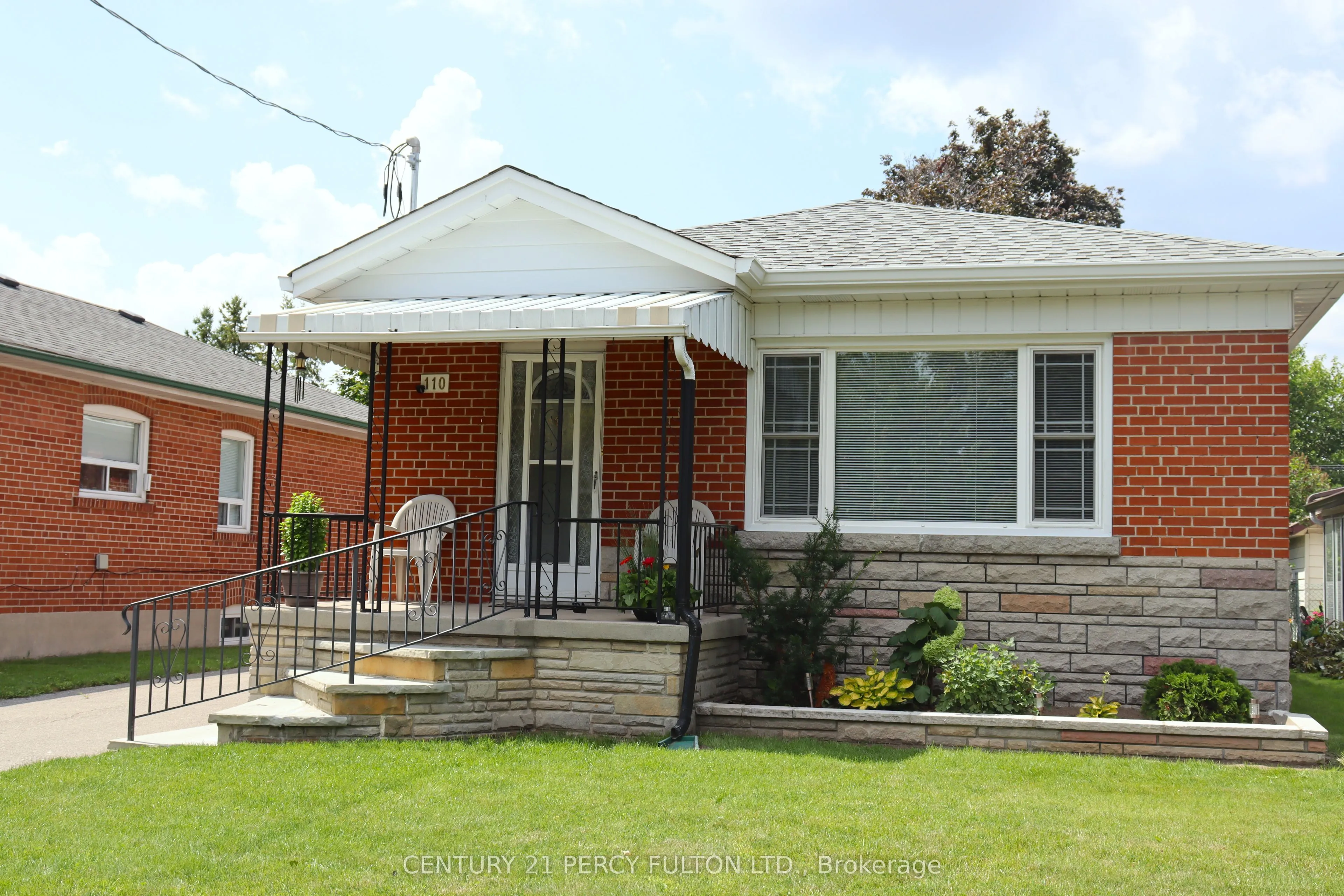 Detached Home For Lease | E13241256