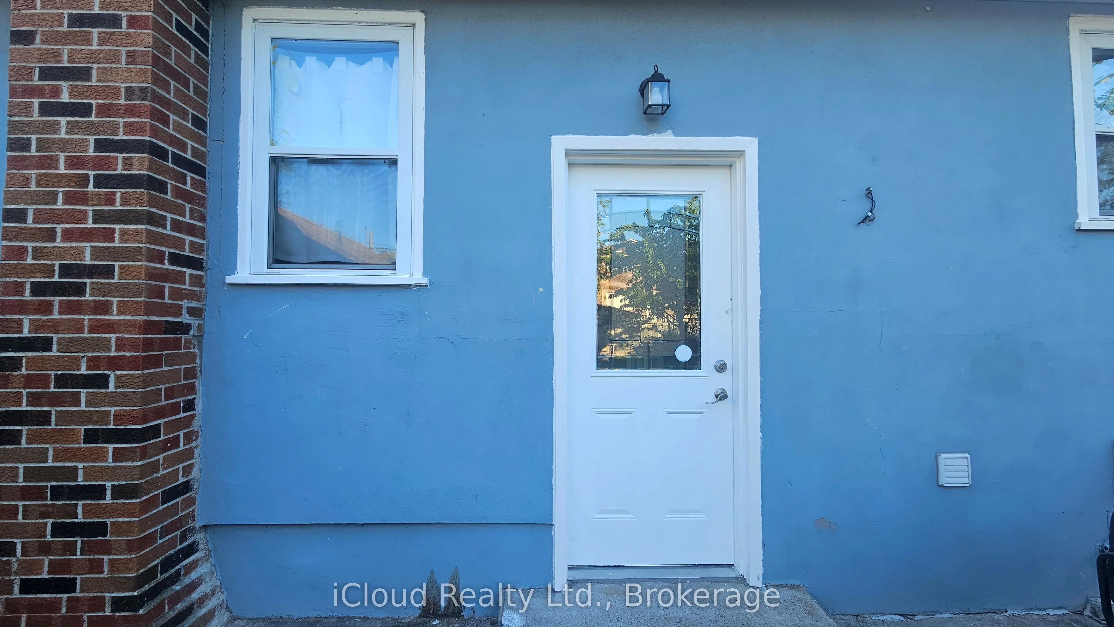 Detached Home For Lease | E13245544
