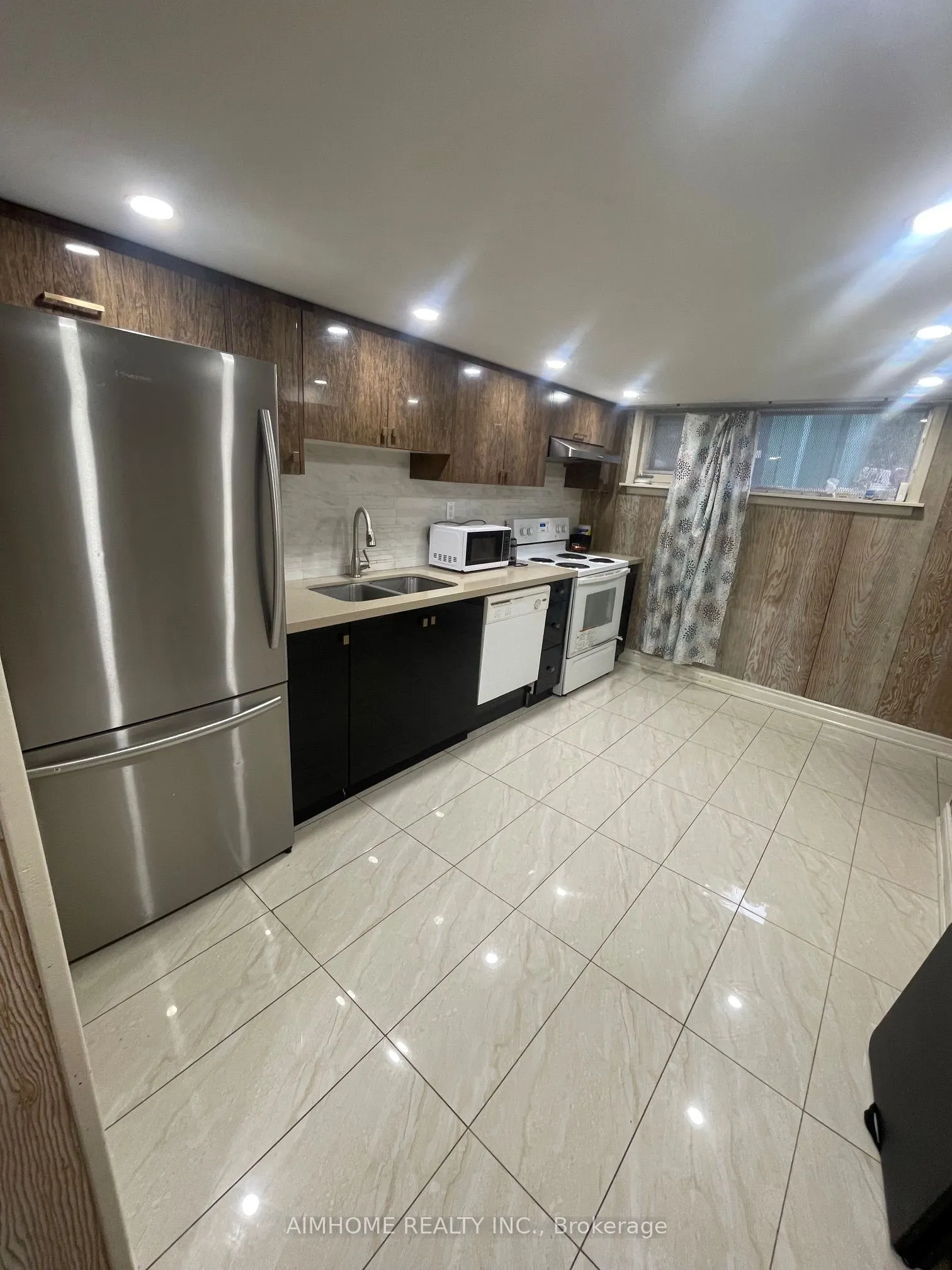Detached Home For Lease | E13246100